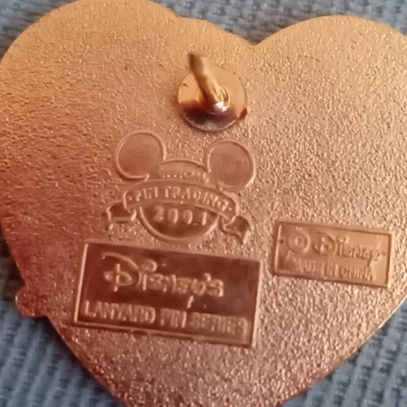 DISNEY MICKEY AND MINNIE LANYARD SERIES PIN - Picture 2 of 5